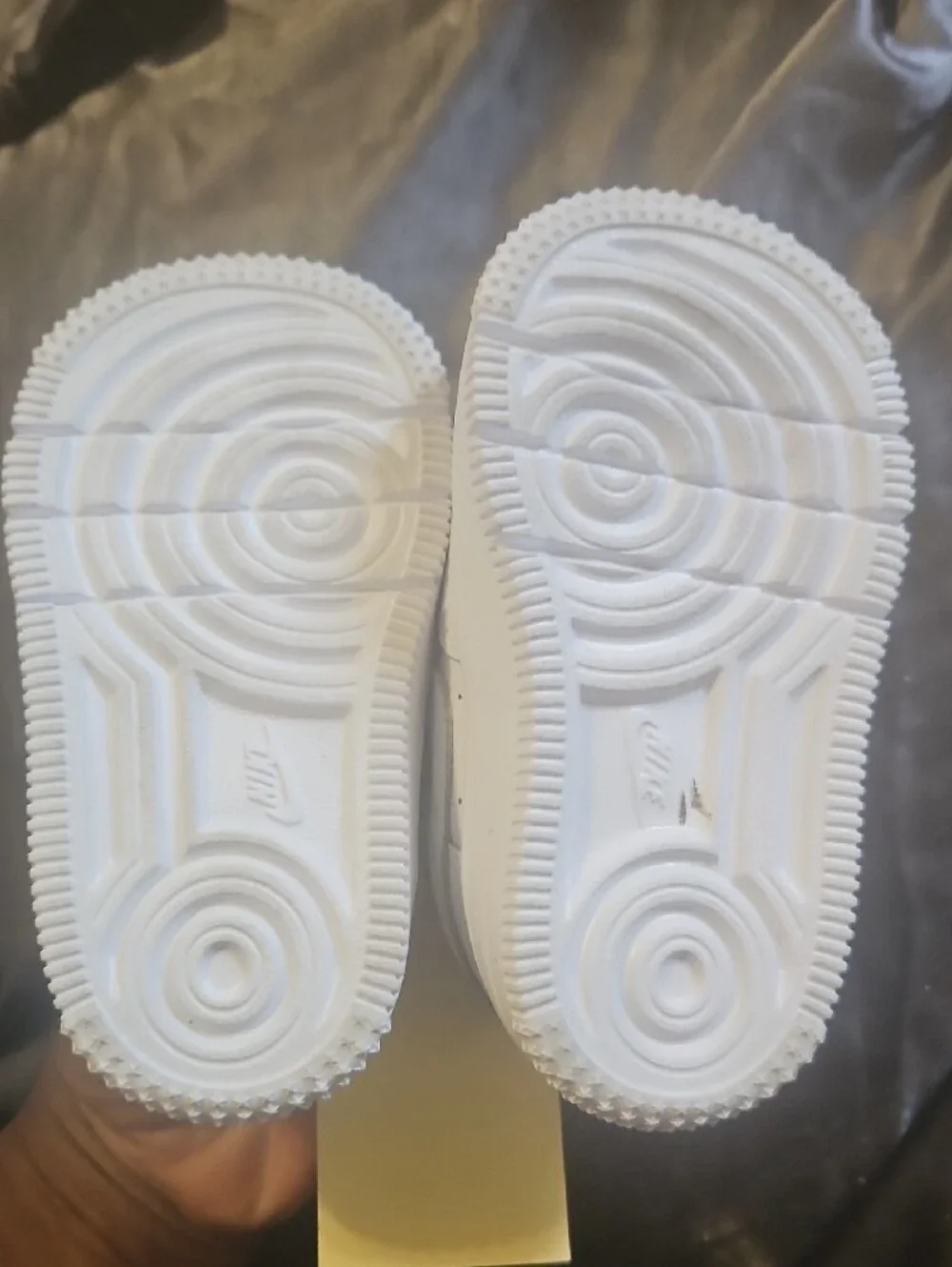 4c Nike Kids White Low-Top Sneakers